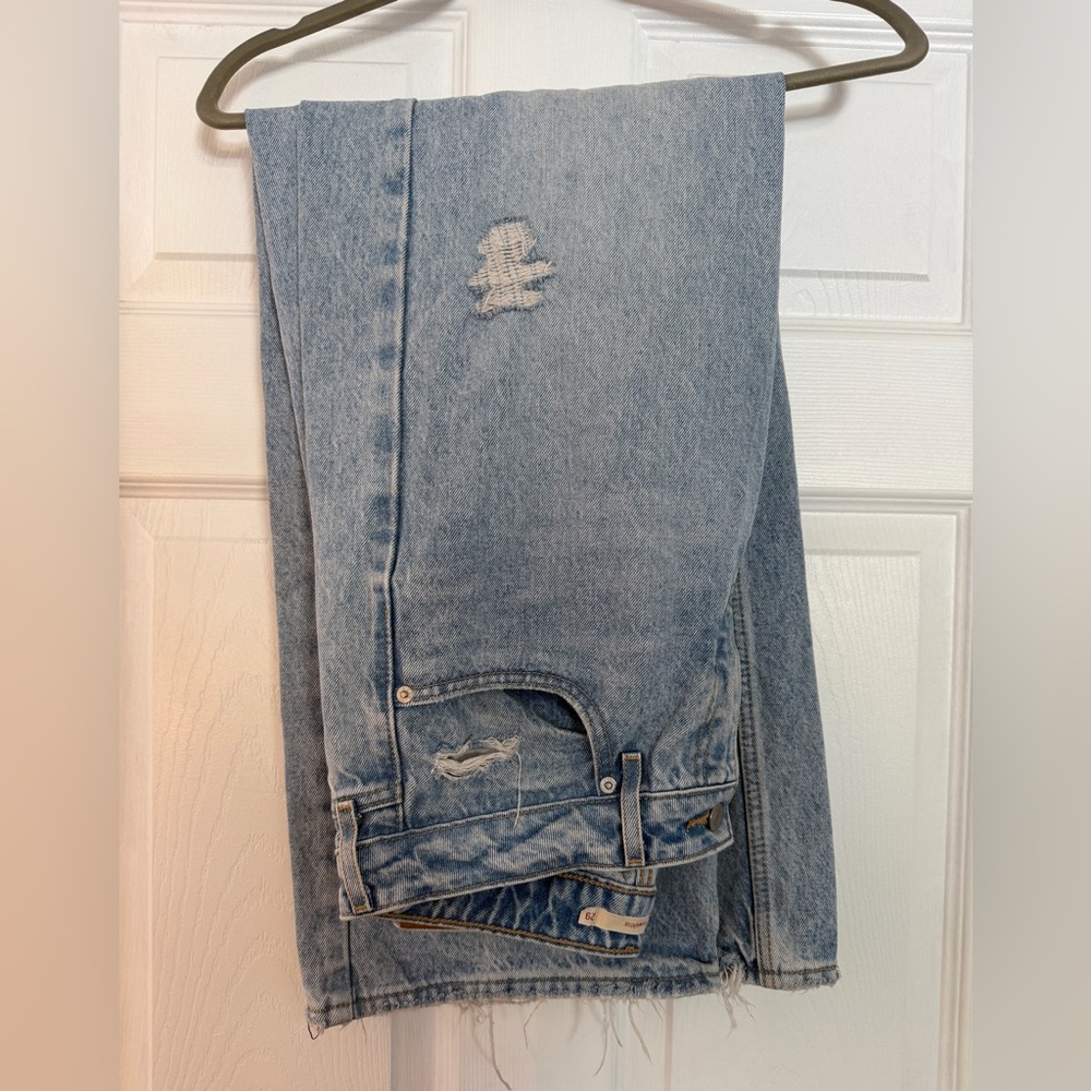 Vintage Levi’s Low Loose Light Wash Distressed Jeans